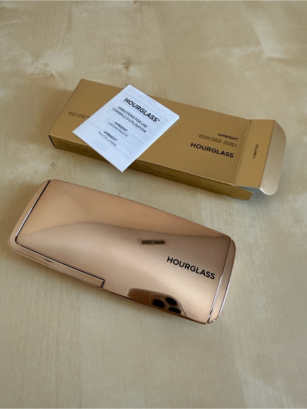 Hourglass Ambient Lighting Palette - Metallic Gold Compact -VOL II - Picture 5 of 7